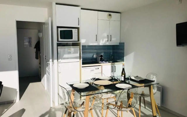 Costa Plana Collection