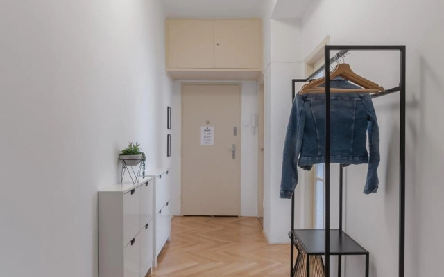 Contemporary Flat in New Town by Prague Days