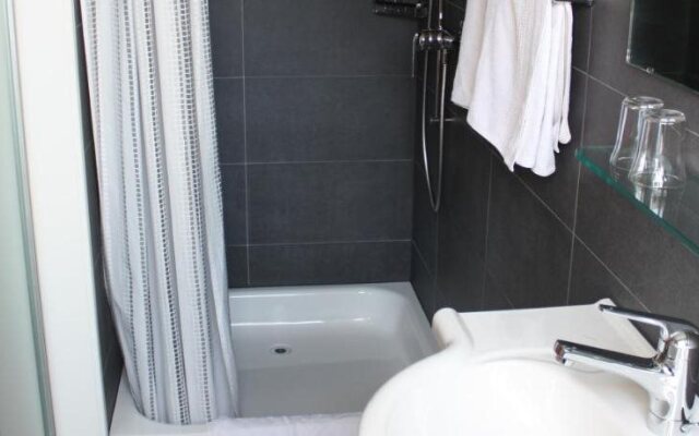 Hotel Restaurant Koi-Gartenteich