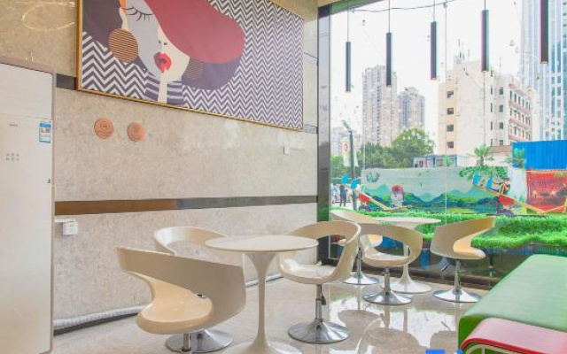 Feng An International Hotel Apartment