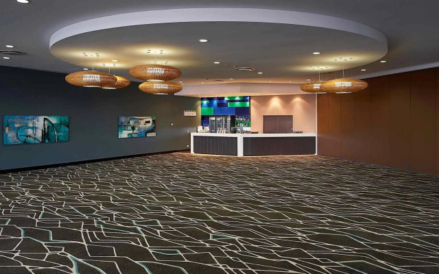 Grand Hotel and Apartments Townsville