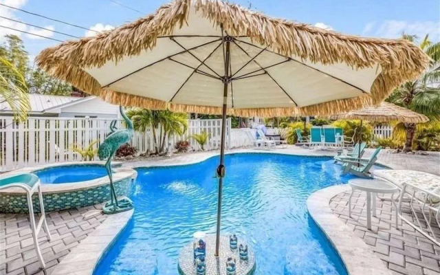 Beach N Bay 2 Bedroom Villa by RedAwning