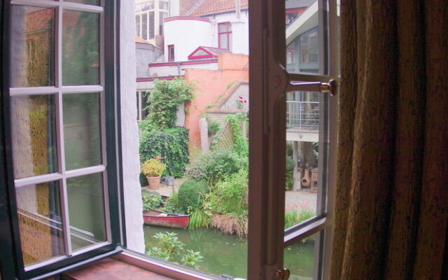 B&B Canal Deluxe