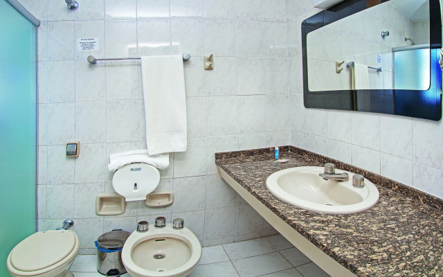 Lira Hotel