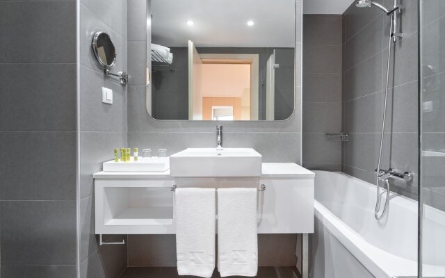 Eurostars Oasis Plaza Hotel