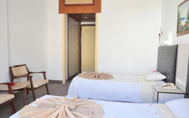Mustis Royal Plaza Hotel