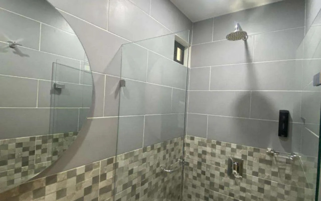 Maidy Luxury Hotel