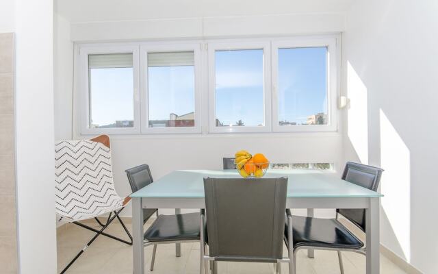 Spacious apartment Neven near center, with two AC units