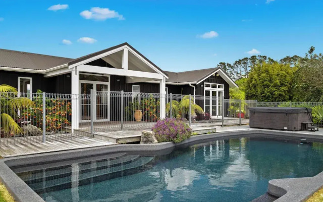 Woodhouse Mountain Lodge