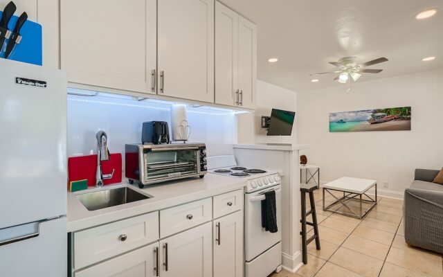 Singer Island Inn