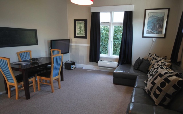 Clarence Villas – Guest Rooms – Christchurch