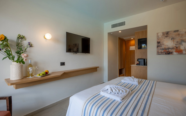 Minos Hotel