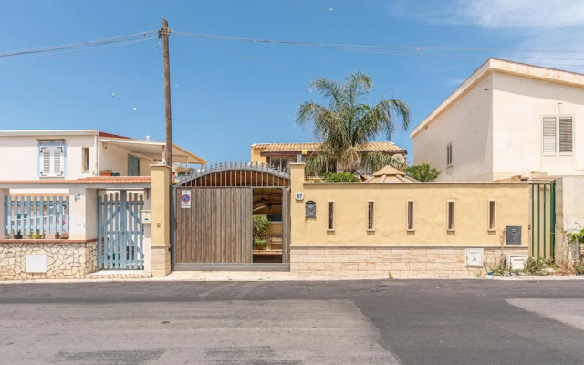 Villetta Ficarazzi by Wonderful Italy