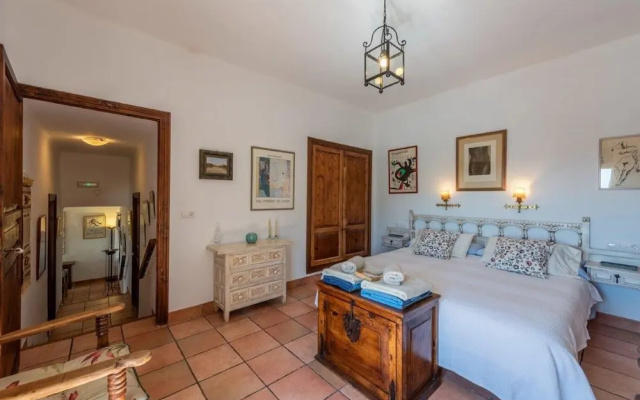 1132 Villa Hazilla