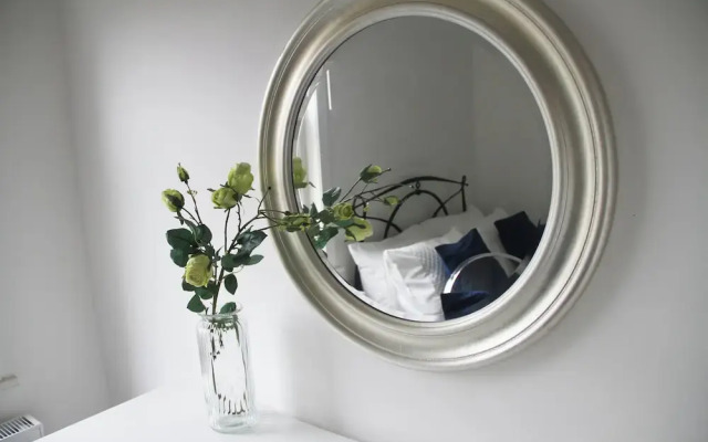 London Retreat-2 Bedroom House Parking & Garden