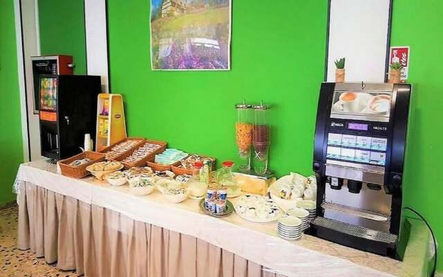 Sunflower Surf Youth Hotel