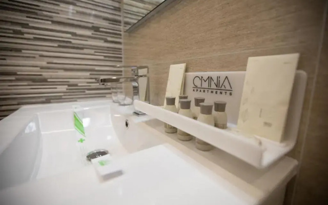 Omnia Apartments
