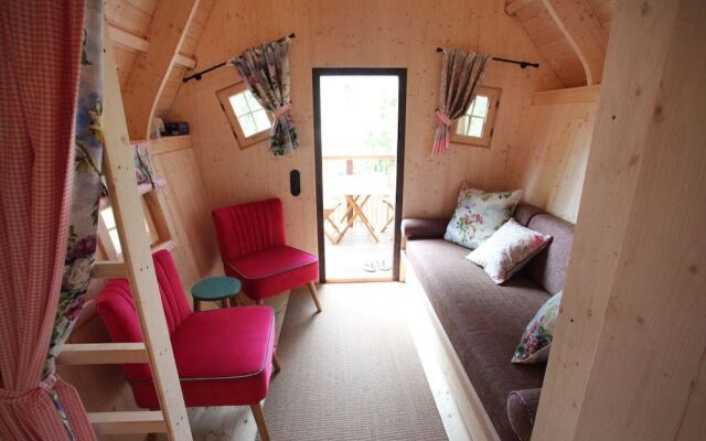 Hexenhauschen am Waldrand