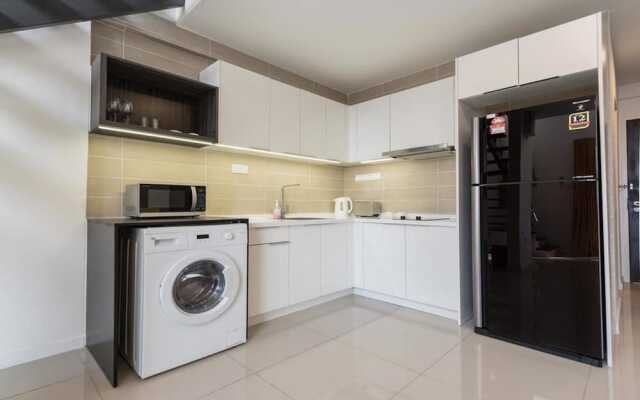 DK City Duplex Residence