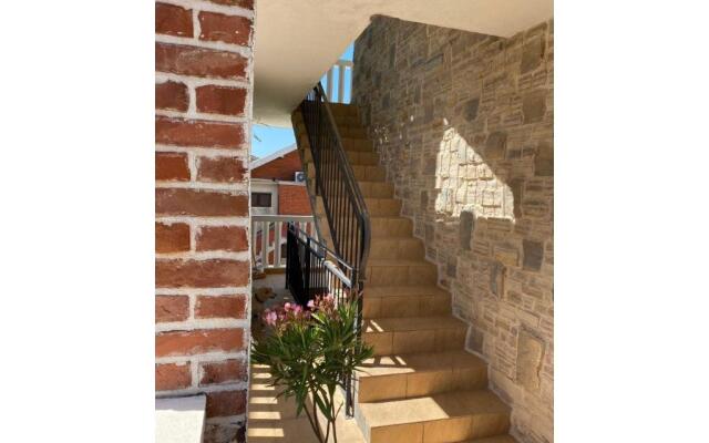 Villa Stone