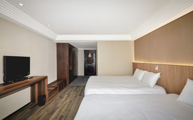 Kolon Hotel