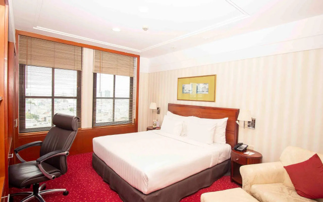 REDTOP Hotel & Convention Center