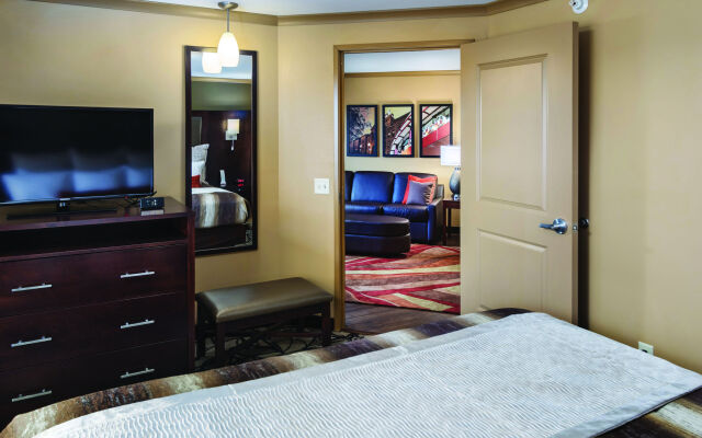 ClubHouse Hotel & Suites - Fargo