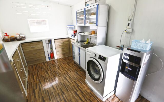 Zee Thai Hostel