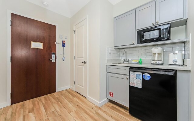 Luau II 6231/6233 - flr2 - 2BR 2BA - (7)