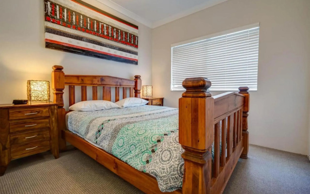 Currumbin Sands Holiday Apartments