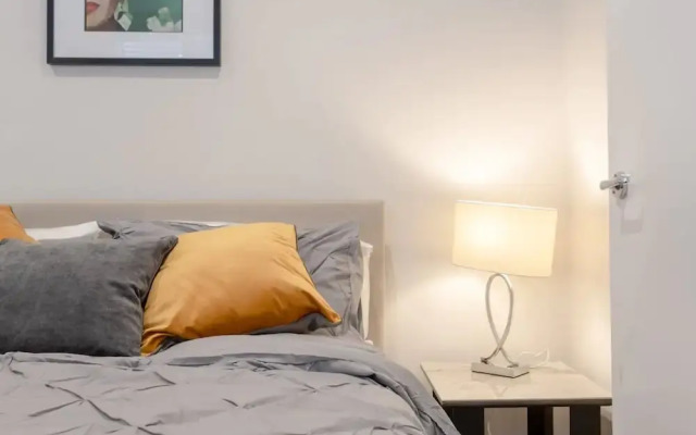 Modern Flat in the Heart of West London