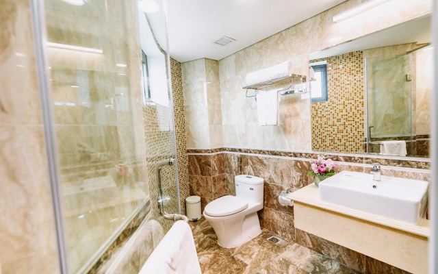 Legend Westlake Hotel – Bathroom – Hanoi
