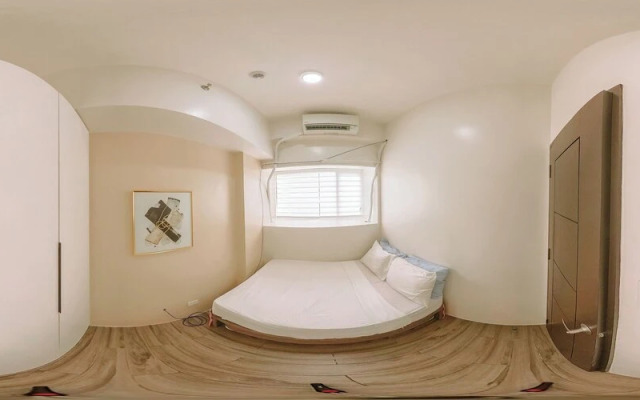 Room-spacious Barkada Gathering