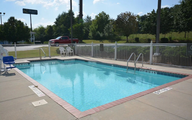 Comfort Inn & Suites Trussville I-59 Exit 141