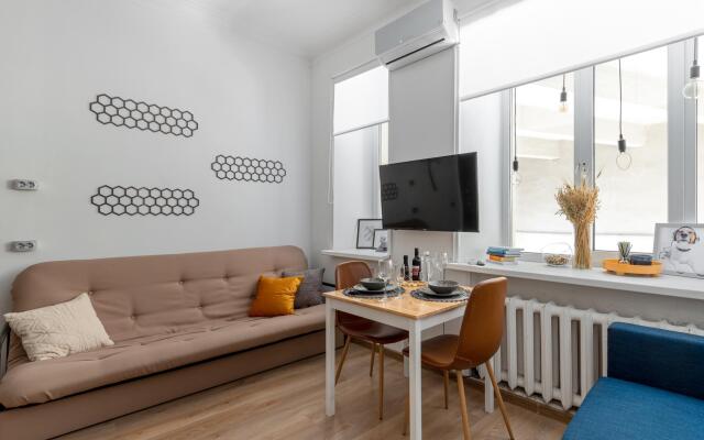 Good Room Guru (Good Room Guru) on Zemlyanoy Val Street