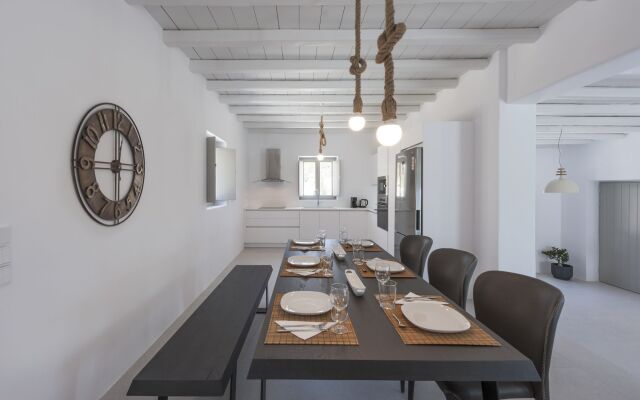 Niriides Luxury Villas