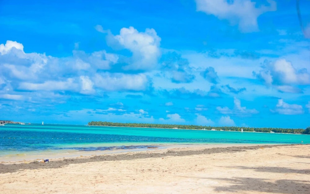 White Sands Beach