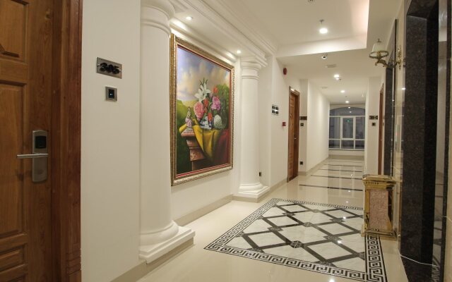 Le Duy Grand Hotel