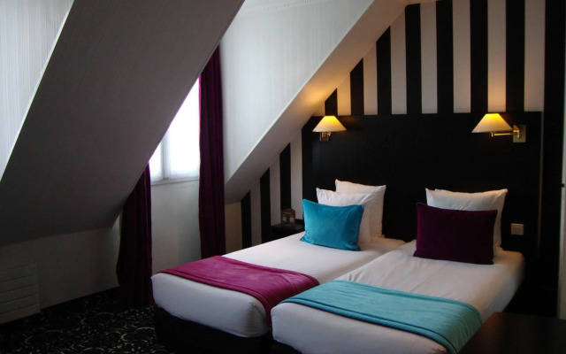 Peyris Opera Hotel