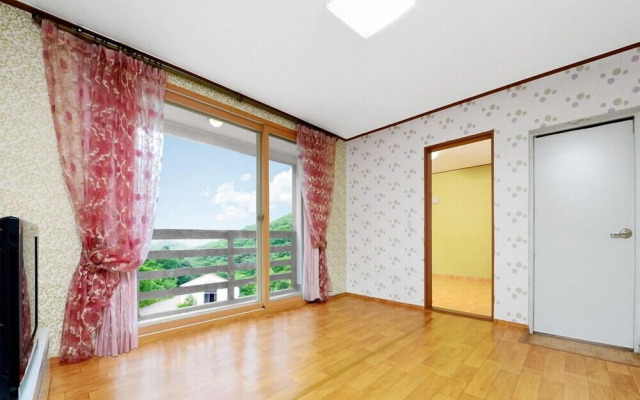 The Tree in the Lake