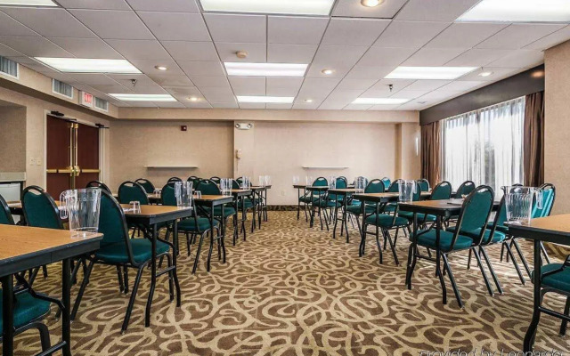 Holiday Inn St. Petersburg West by IHG