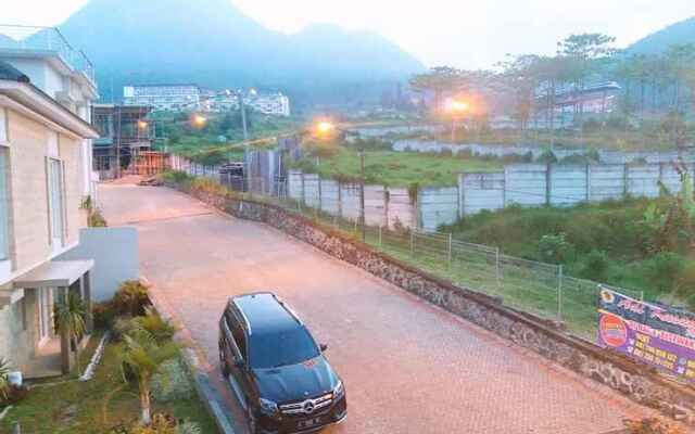 Villa Adikusuma Regency - Akasia 04 - Three Bedrooms