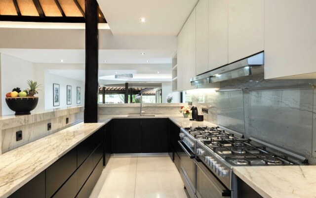 Villa Kubu Dewi Sri by Villa Finder