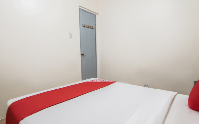 OYO 431 Apollo 11 Apartelle