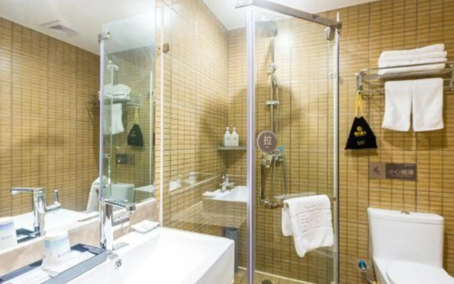 Kaju Hotel(Olympic Xinglong Street subway station store)