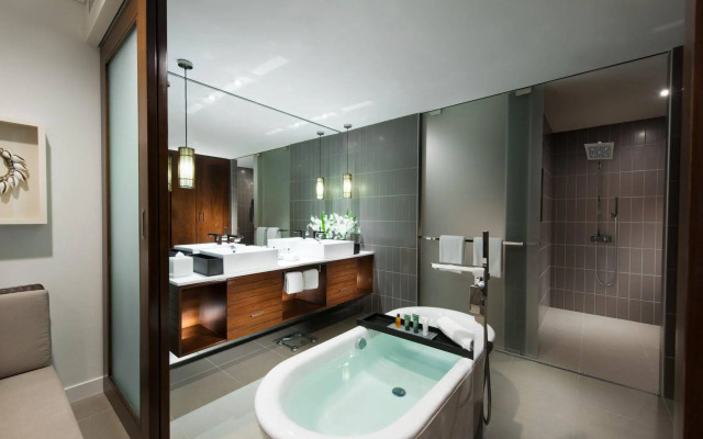 Hilton Fiji Beach Resort and Spa