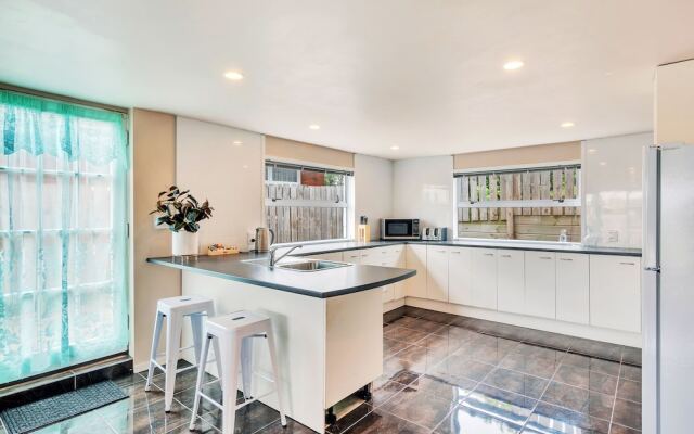 Sunny Three Bedroom Pakuranga Delight