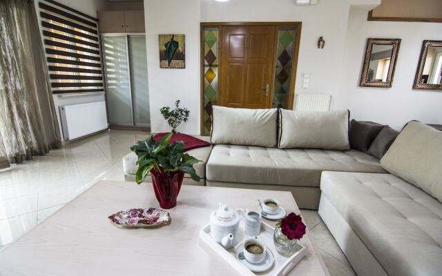 Luxury Mari House
