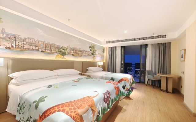 Vienna Hotel (Beihai Weizhou Island Lanqiao seaview shop)