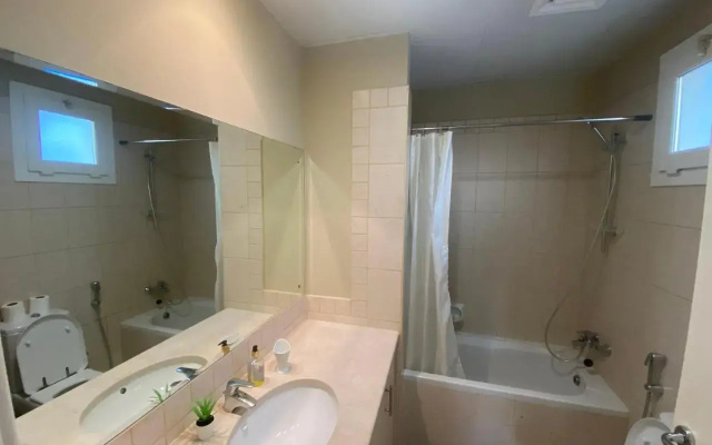 Spacious 4-bedroom villa, children friendly